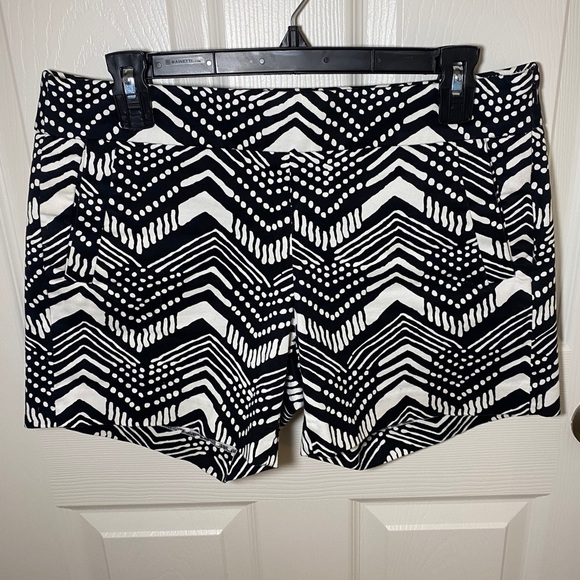 Black and white patterned J. Crew chino shorts - Picture 1 of 9
